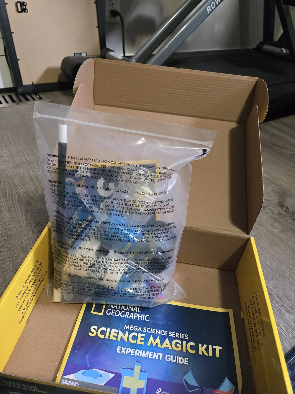 National Geographic Mega Science Series Science Magic Kit - Blue & Yellow